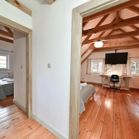 Lesny Kolo Karpacza - Apartamentuj * Карпач